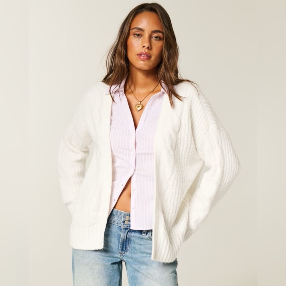 NEW Hollister Women's White Cable Knit Sweater